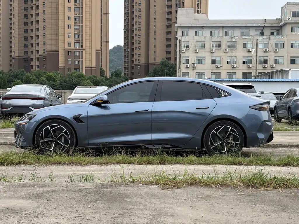 BYD Seal — миниатюра 8