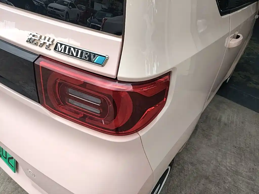 Wuling MINIEV — миниатюра 8