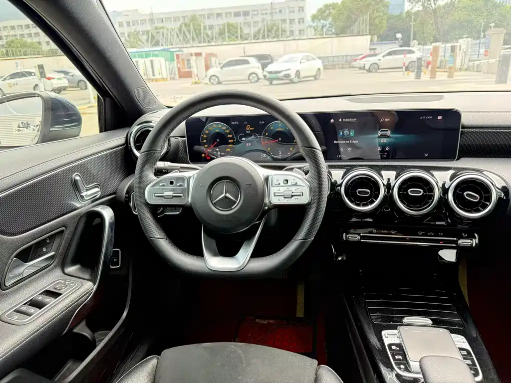 Mercedes-Benz A-Class — миниатюра 6