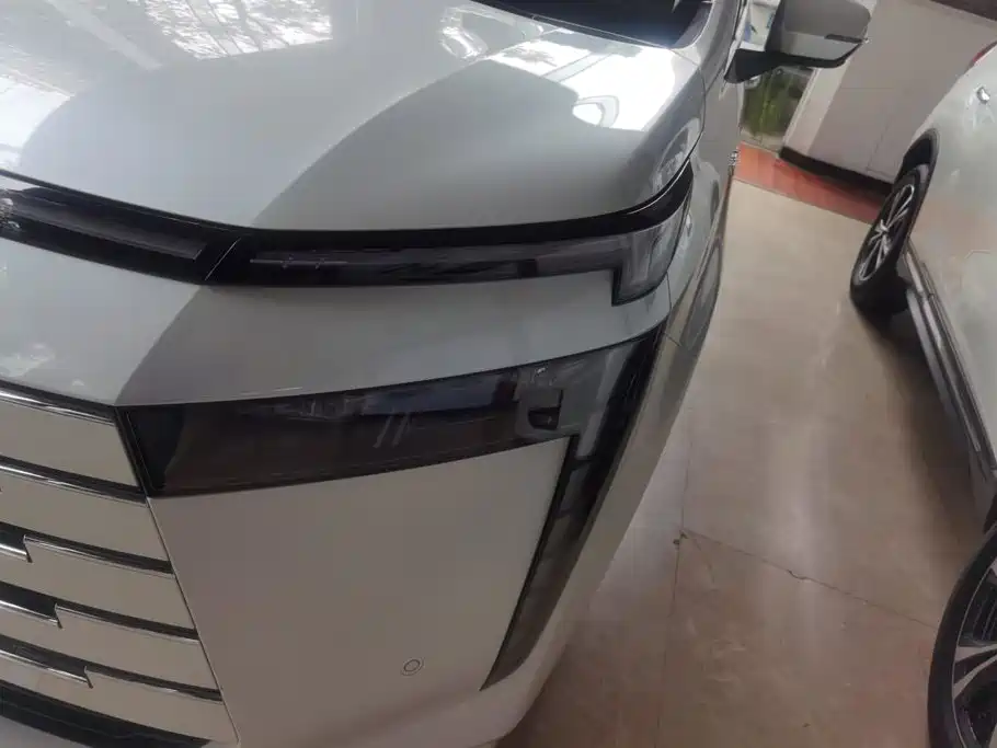 GAC Motor 传祺E8 PHEV — миниатюра 5