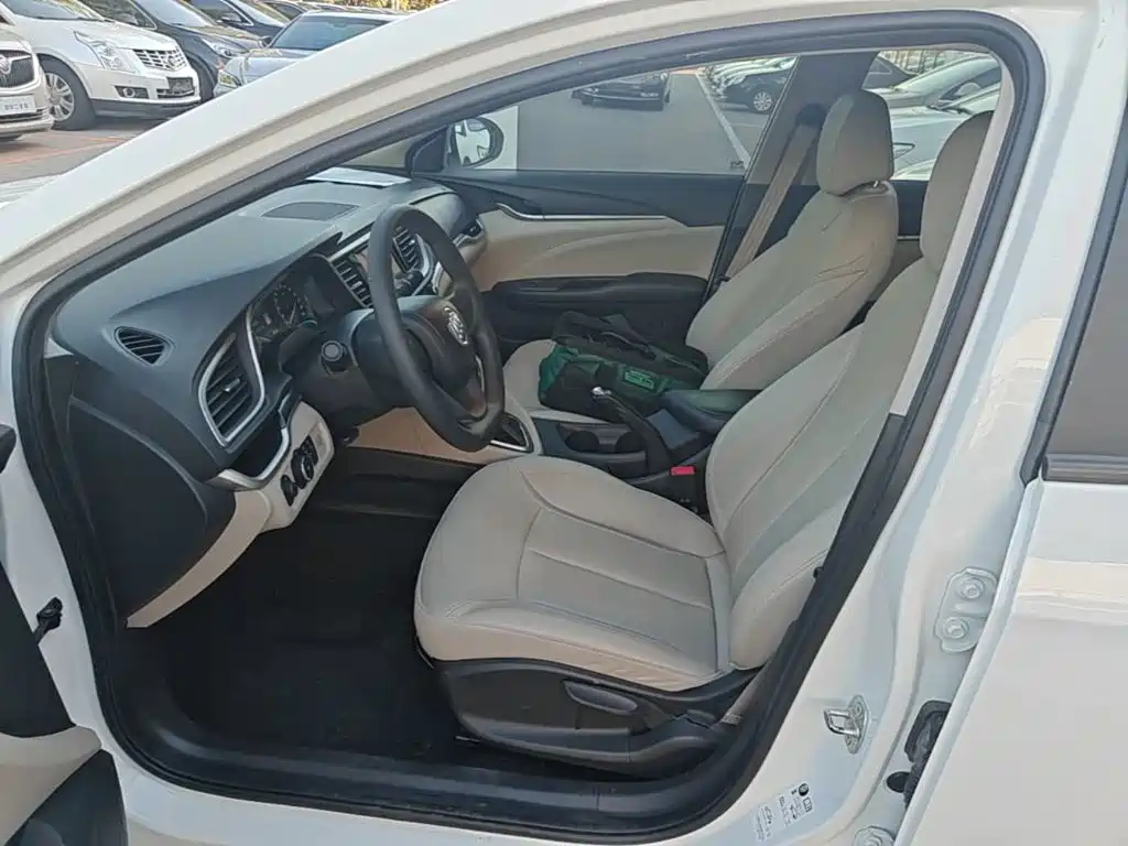 Buick Excelle — миниатюра 15