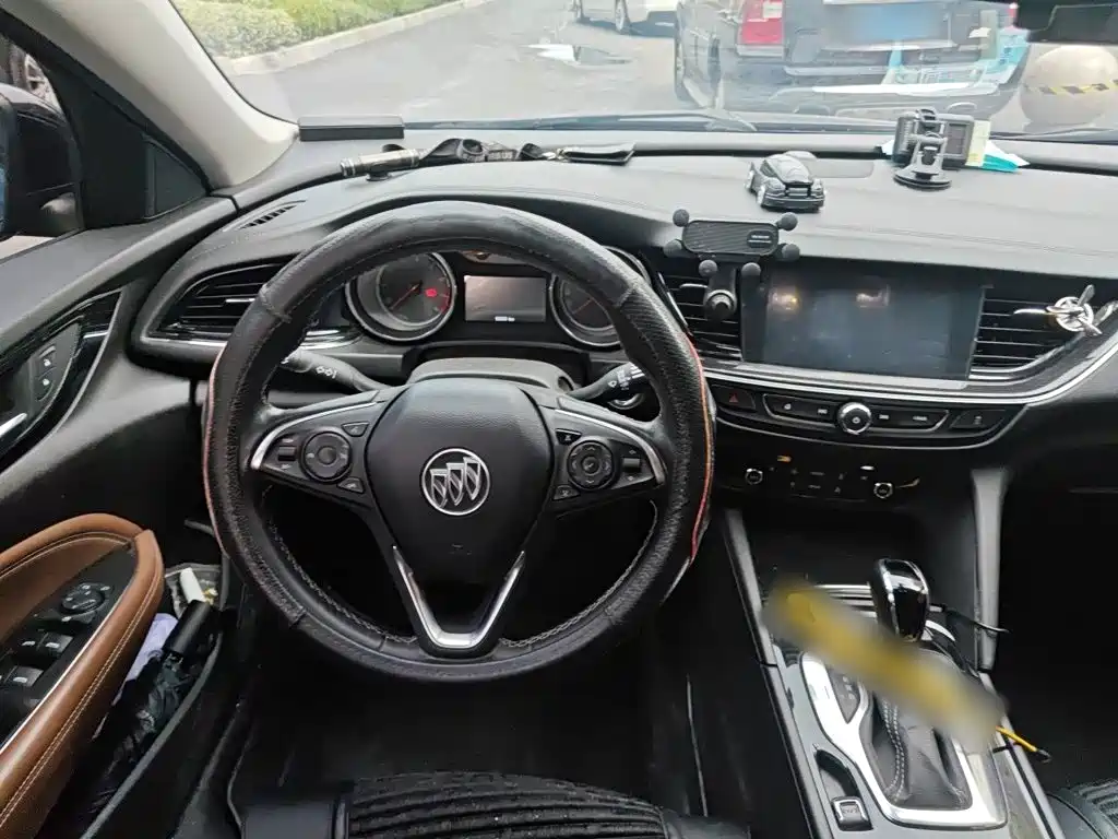 Buick Regal — миниатюра 11