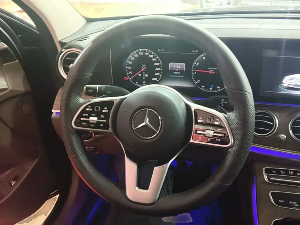 Mercedes-Benz E-Class — миниатюра 11