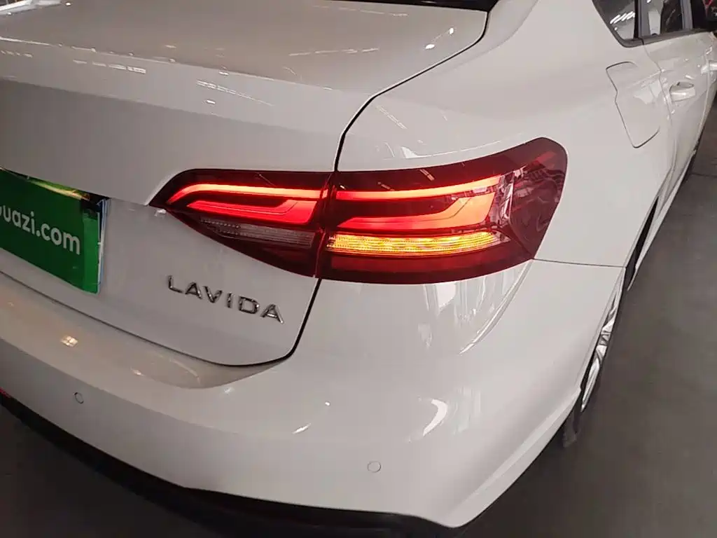 Volkswagen Lavida — миниатюра 8