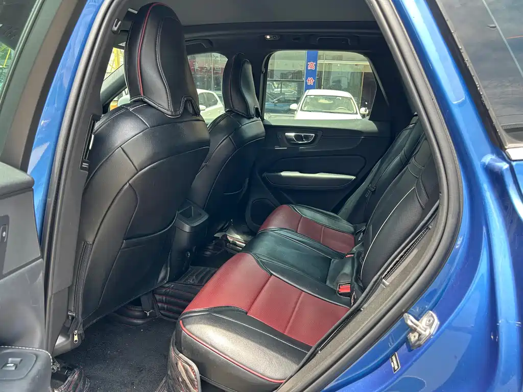 Volvo XC60 — миниатюра 5