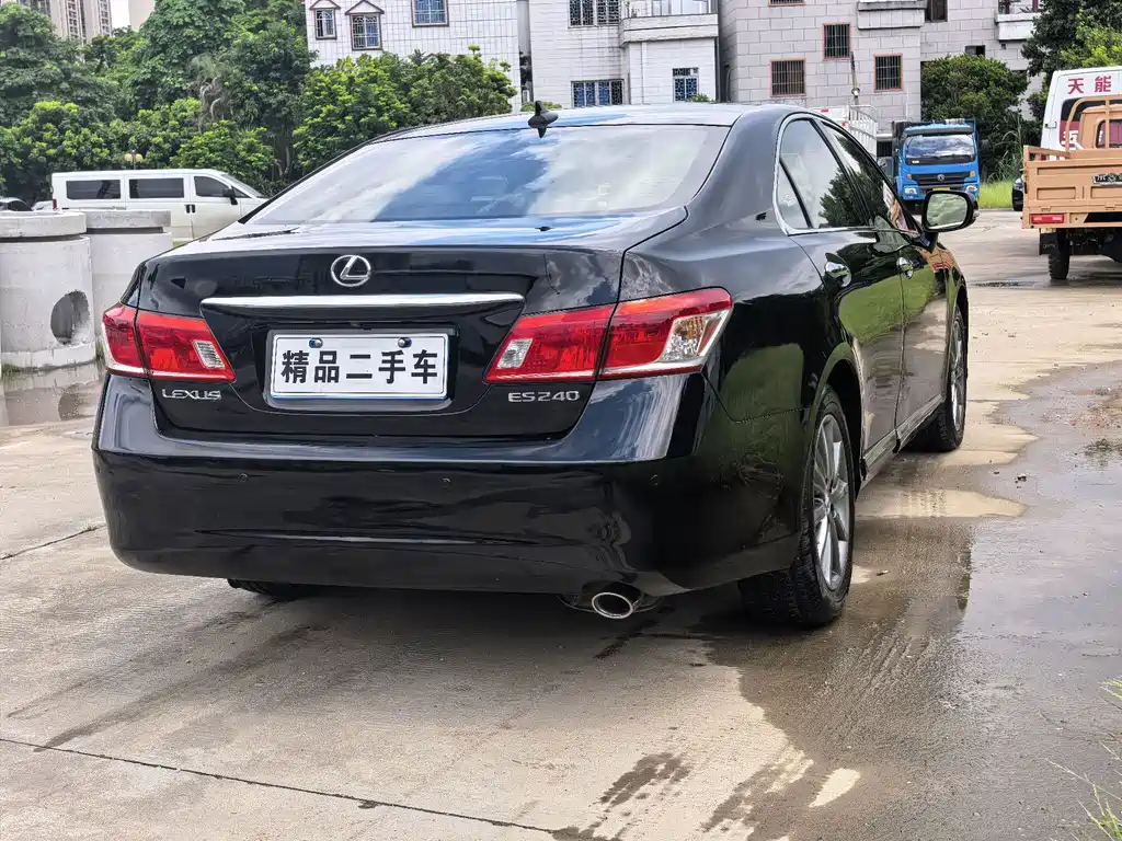 Lexus ES — миниатюра 6