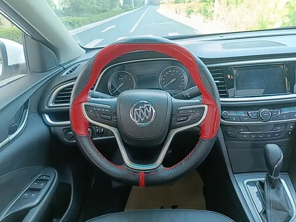 Buick Excelle — миниатюра 11