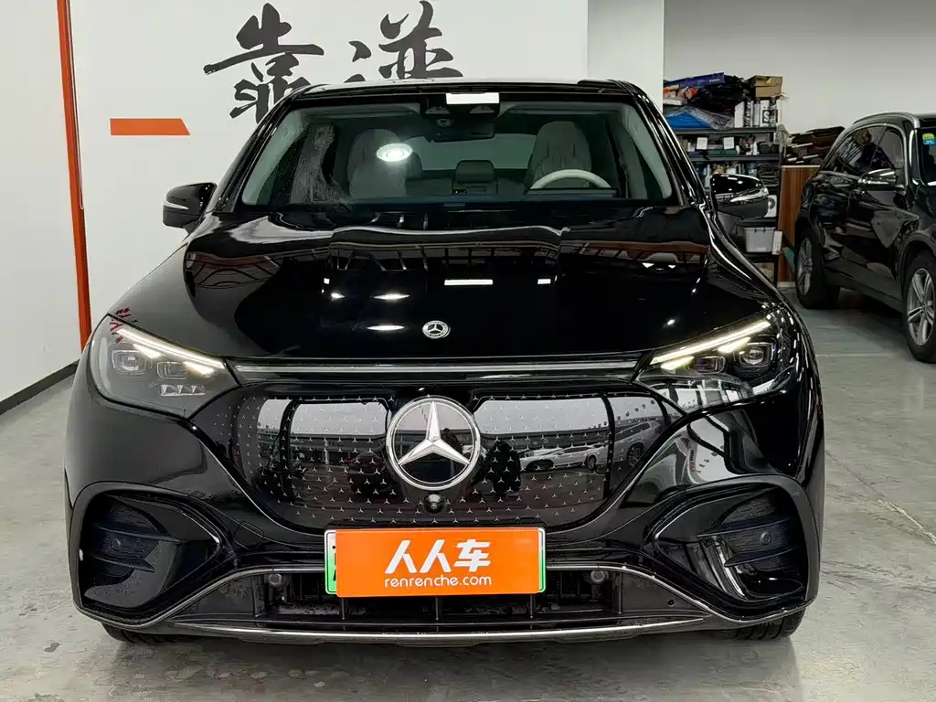 Mercedes-Benz EQE SUV — миниатюра 2