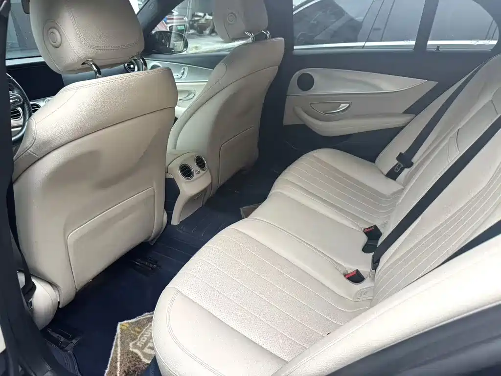 Mercedes-Benz E-Class (Import) — миниатюра 3