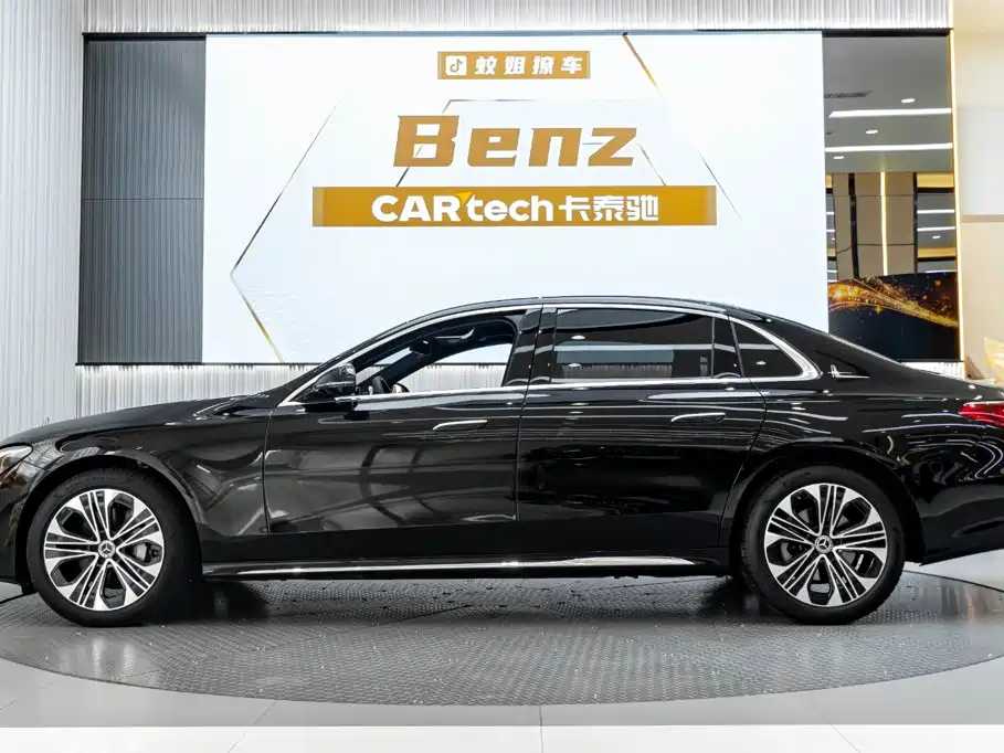 Mercedes-Benz E-Class — миниатюра 3