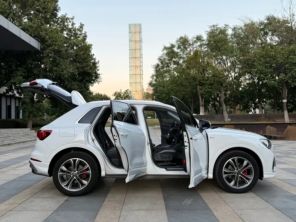 Audi Q3 — миниатюра 12