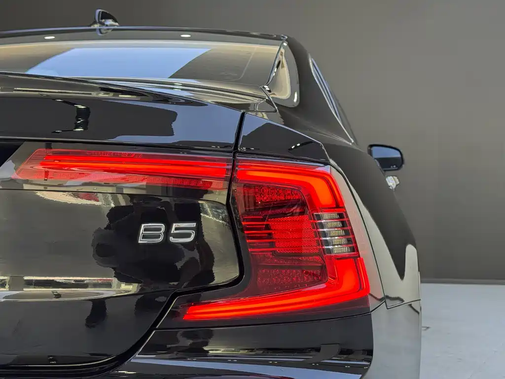 Volvo S90 — миниатюра 25