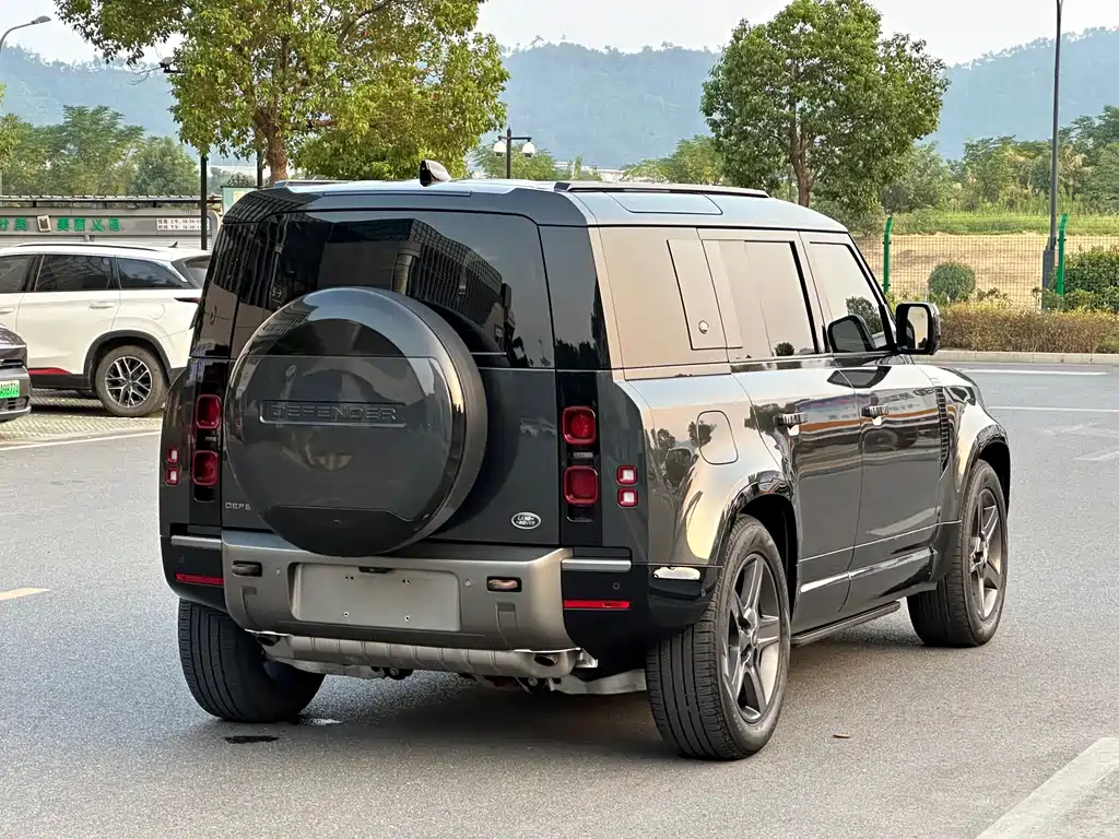 Land Rover Defender — миниатюра 3