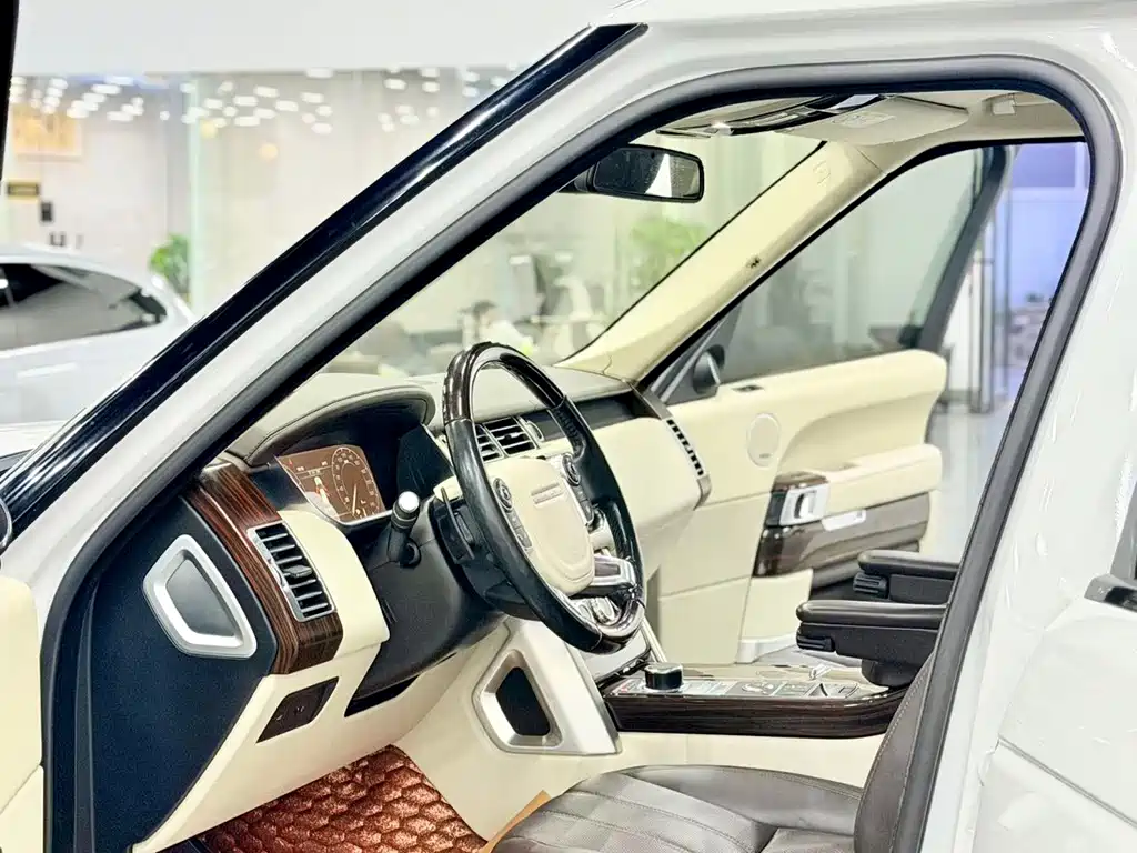 Land Rover Range Rover — миниатюра 5