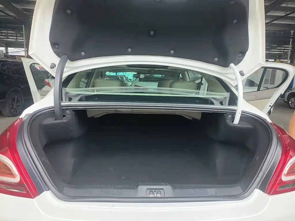 Peugeot 308 — миниатюра 19