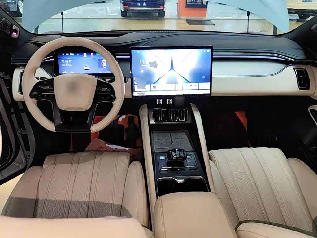 BYD L EV — миниатюра 10