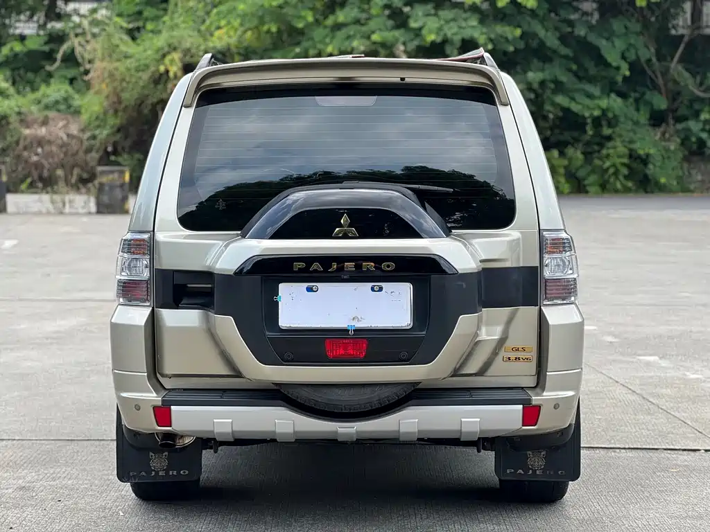 Mitsubishi Pajero (Import) — миниатюра 22