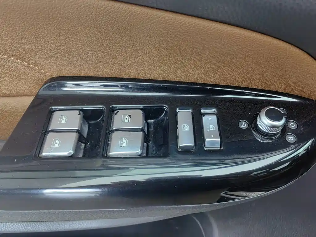 Changan CS95 — миниатюра 9