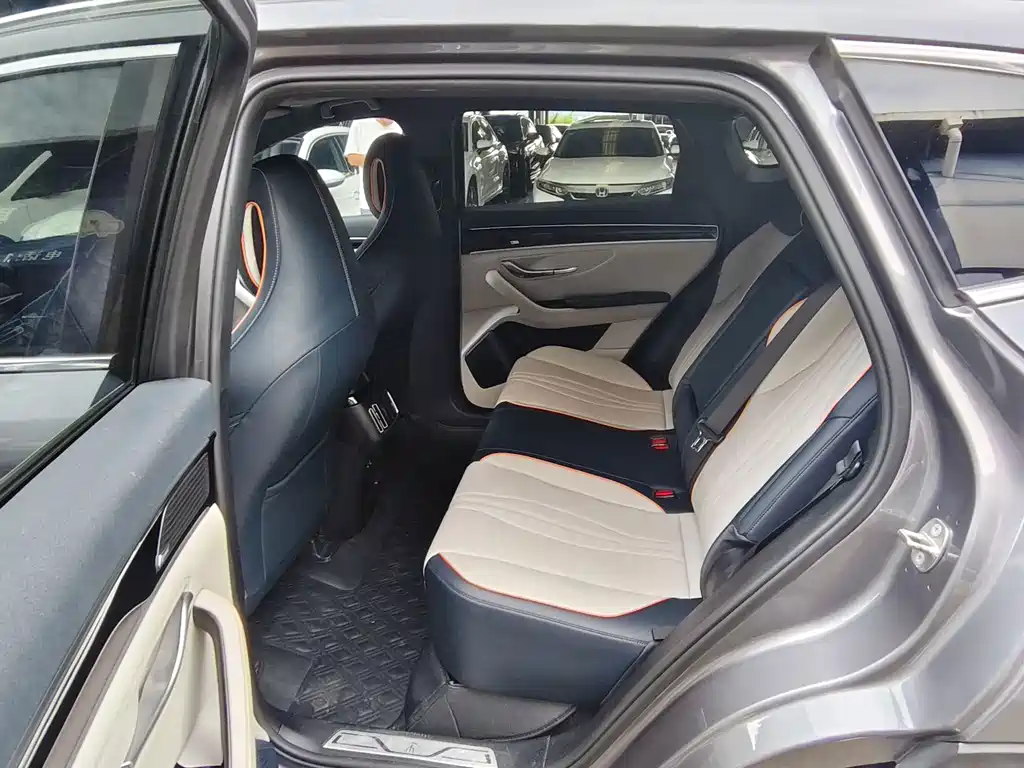 BYD PLUS New Energy — миниатюра 8