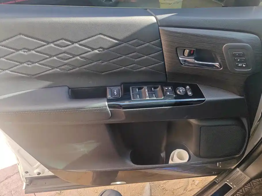 Honda Elysion — миниатюра 7