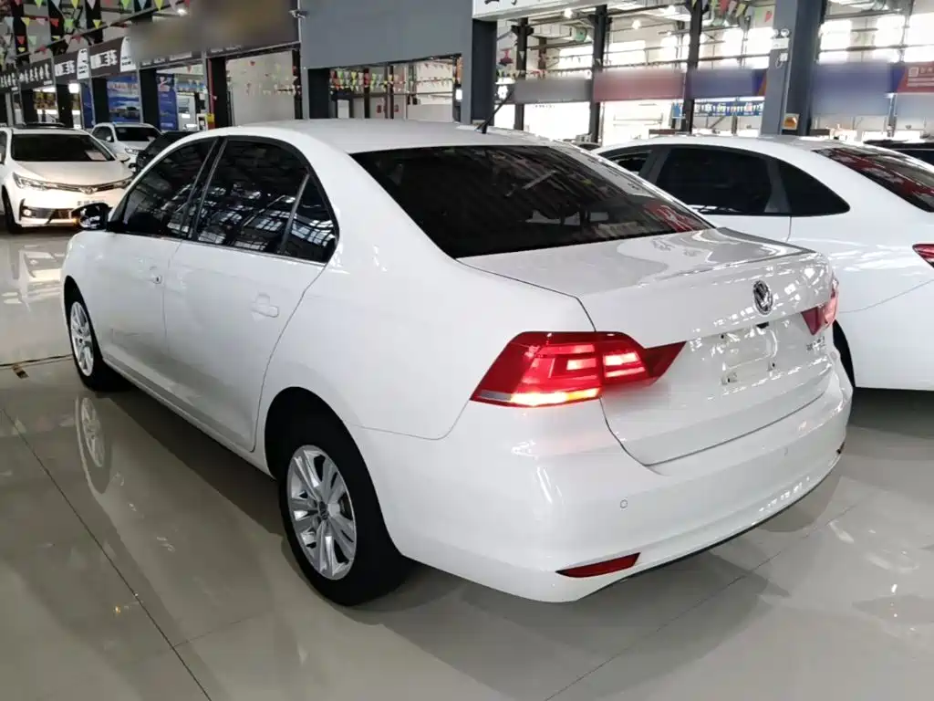 Volkswagen Santana — миниатюра 5