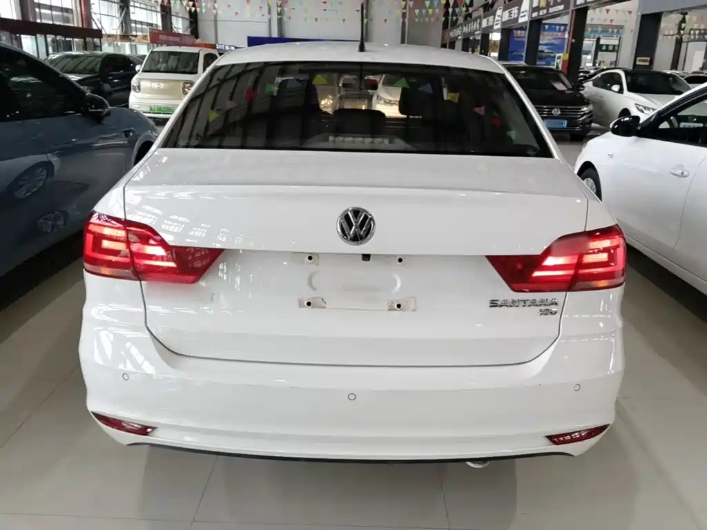 Volkswagen Santana — миниатюра 6