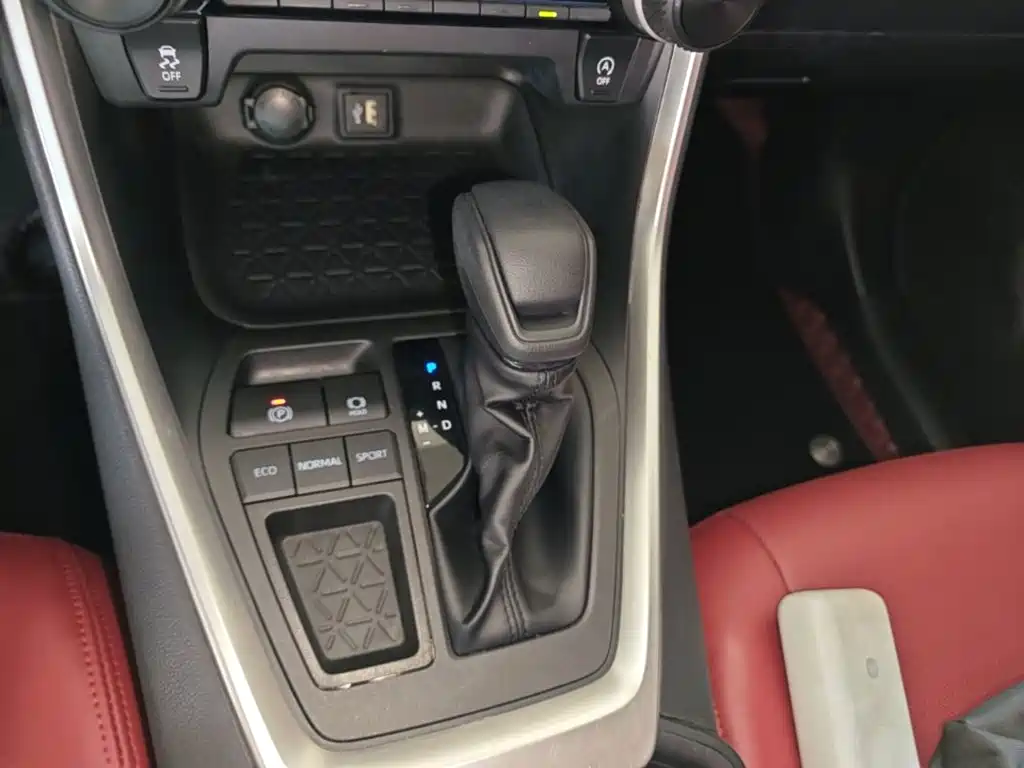 Toyota RAV4 — миниатюра 14