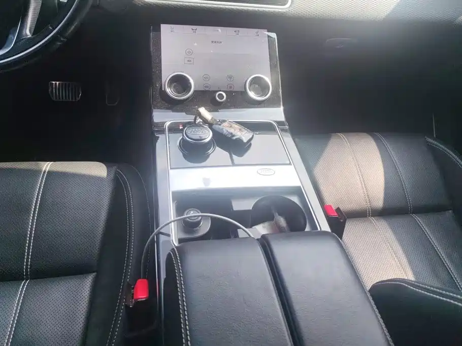 Land Rover Velar — миниатюра 16