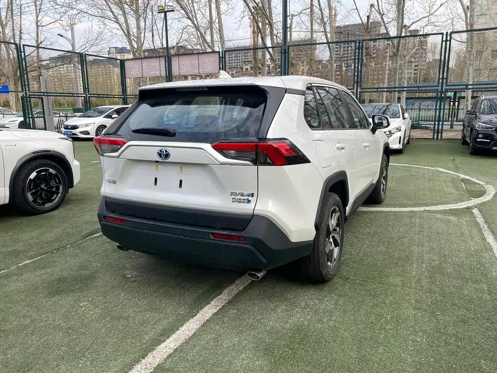 Toyota RAV4 Prime - фото 4