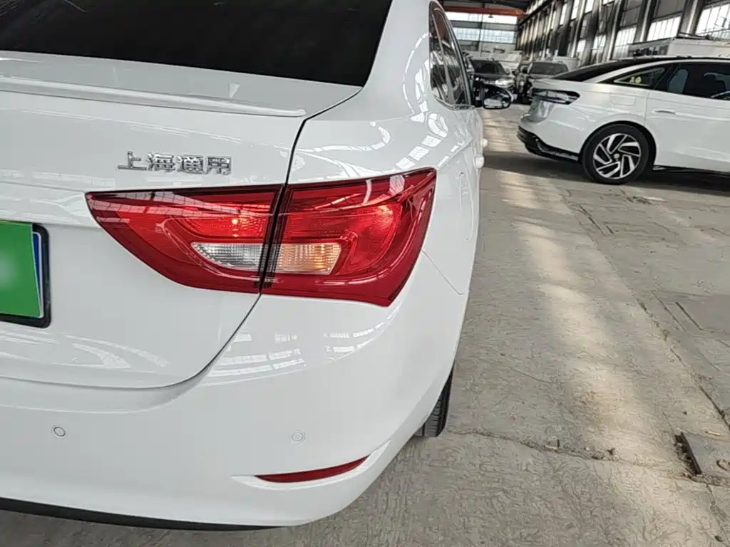 Buick Excelle — миниатюра 8
