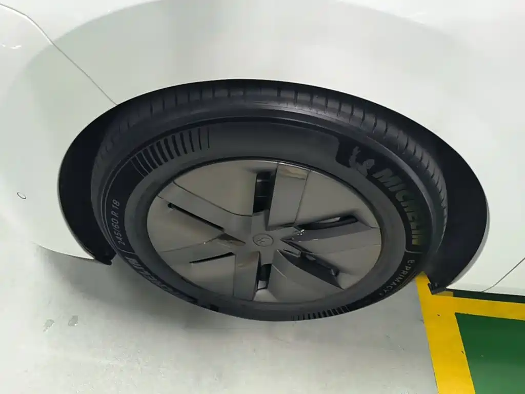Li Auto Li MEGA — миниатюра 23