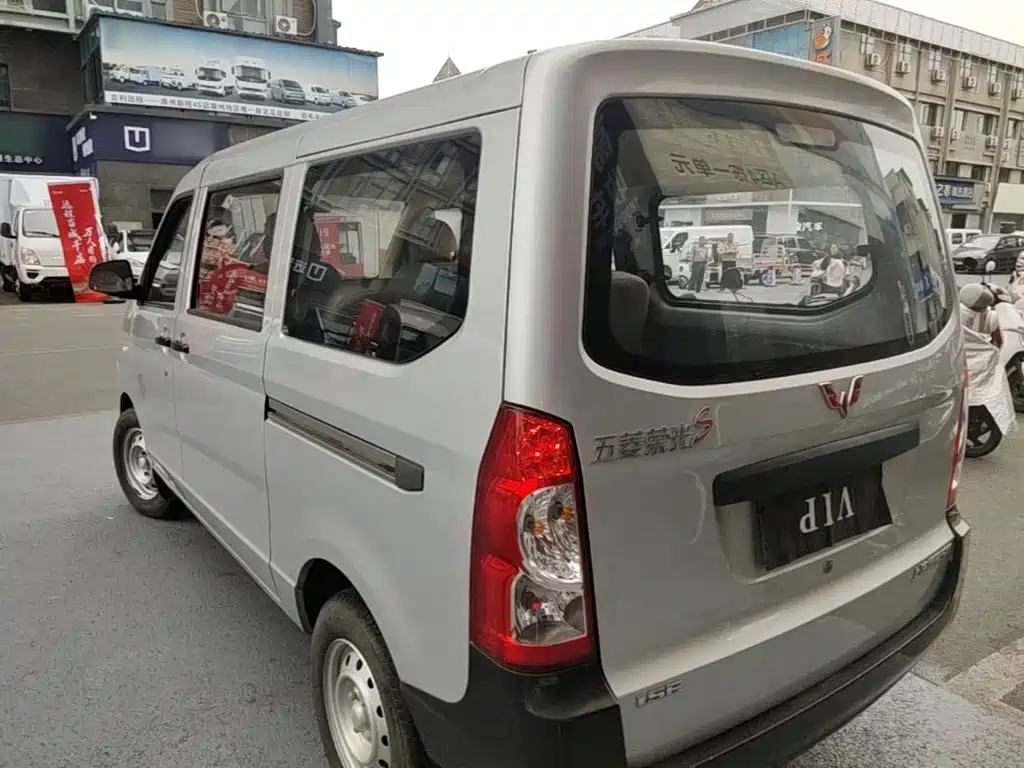 Wuling Rongguang S — миниатюра 5