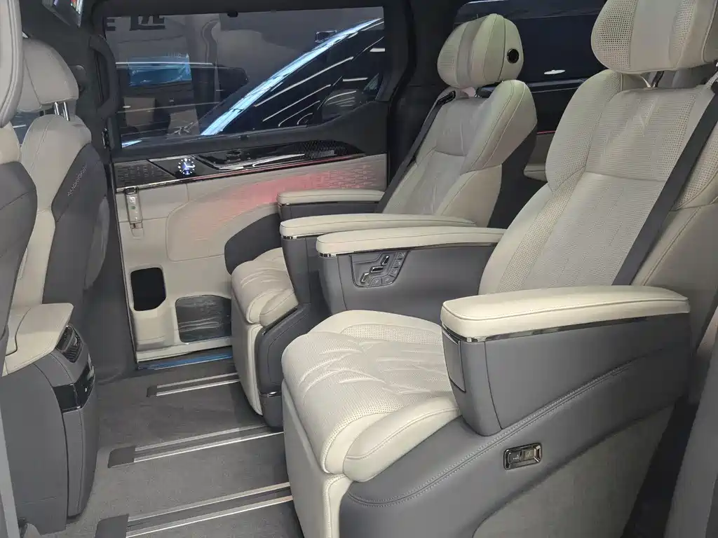 Zeekr 009 2024 мест 108kWh