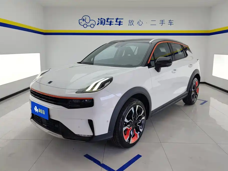 Lynk & Co 06