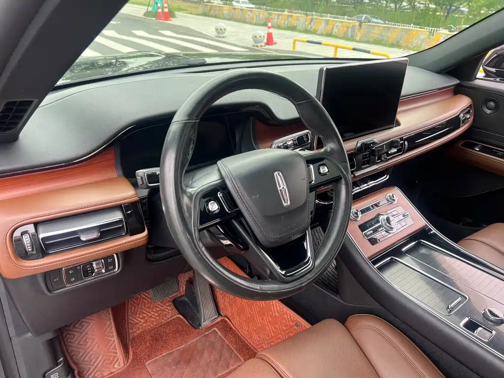 Lincoln Aviator — миниатюра 12