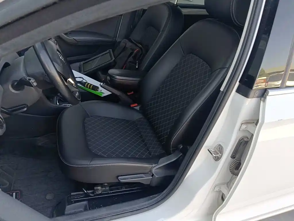 Skoda Rapid — миниатюра 15