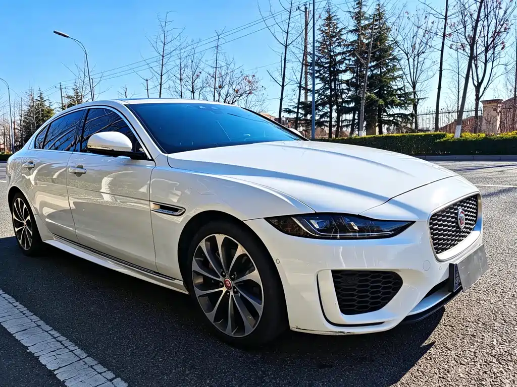 Jaguar XEL — миниатюра 3