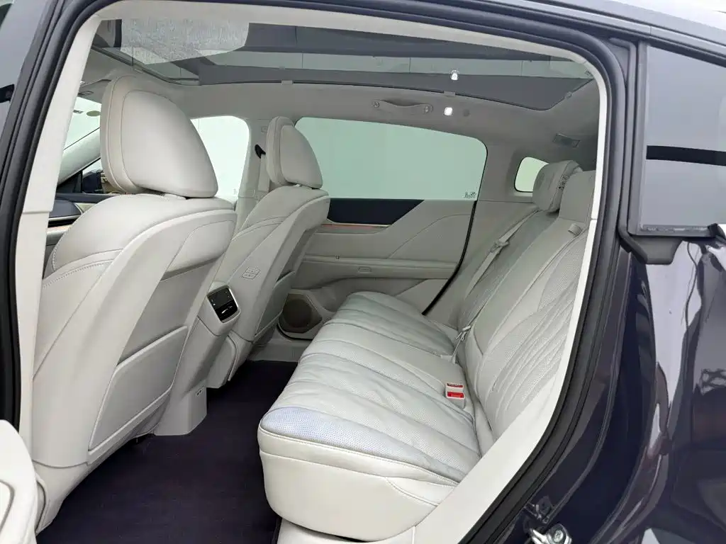 Buick Electra L7 — миниатюра 7