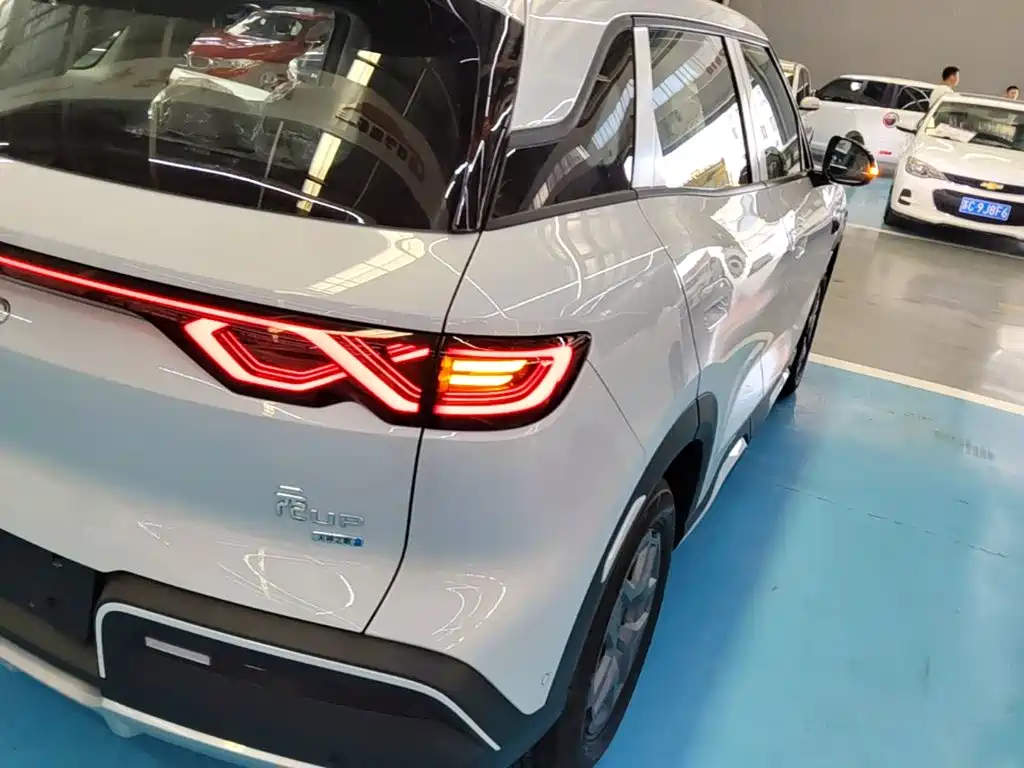 BYD Yuan UP — миниатюра 8