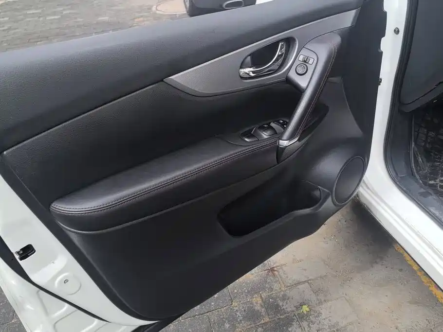 Nissan Qashqai — миниатюра 7