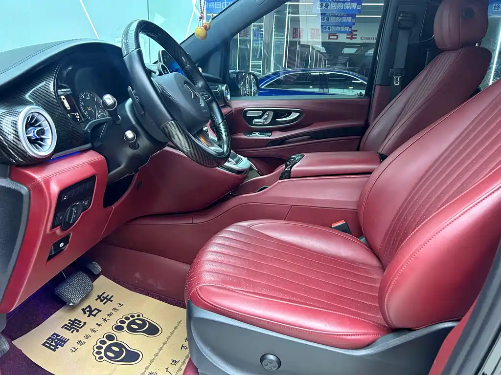 Mercedes-Benz Vito 2023 2.0T 7 мест