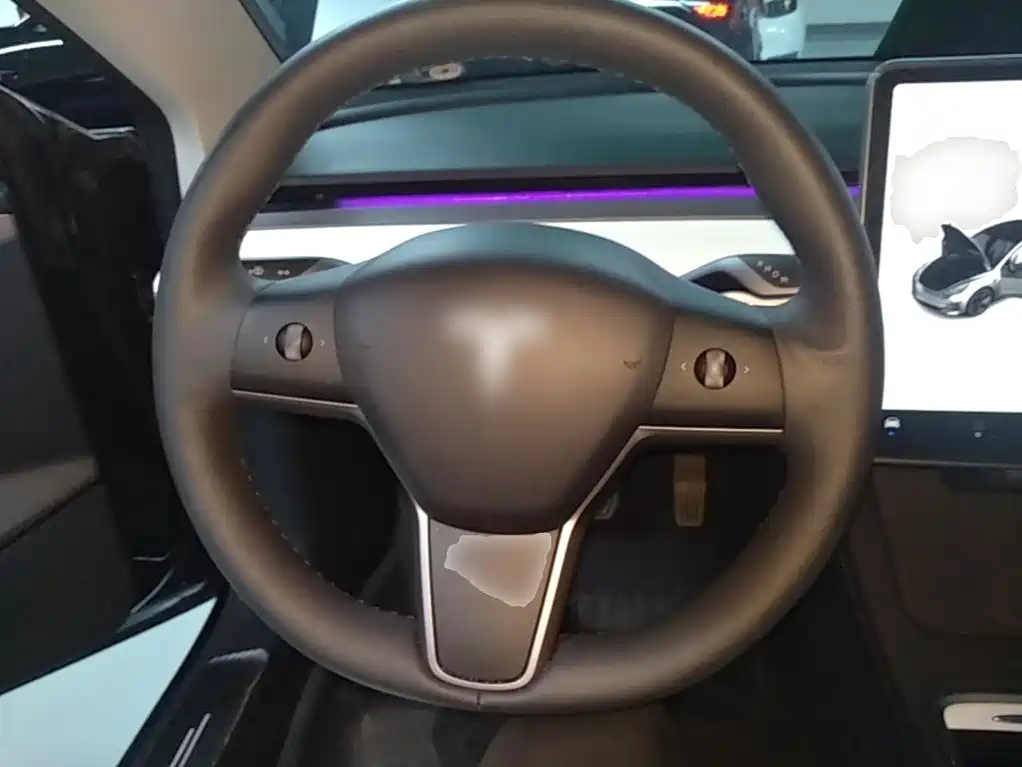 Tesla Model 3 — миниатюра 11