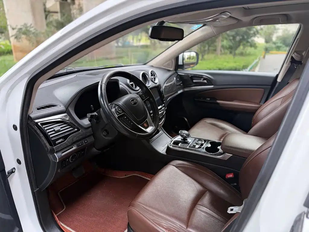 BYD Tang New Energy — миниатюра 11