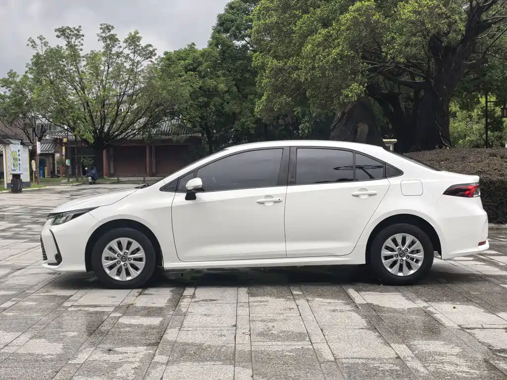 Toyota Corolla — миниатюра 4
