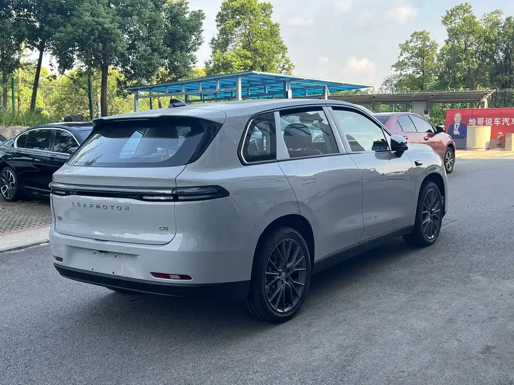 Leapmotor Leapmotor C10 — миниатюра 5