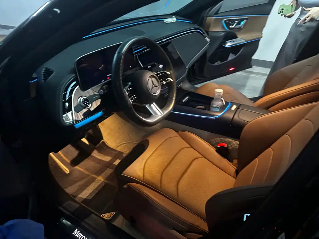 Mercedes-Benz E-Class — миниатюра 10