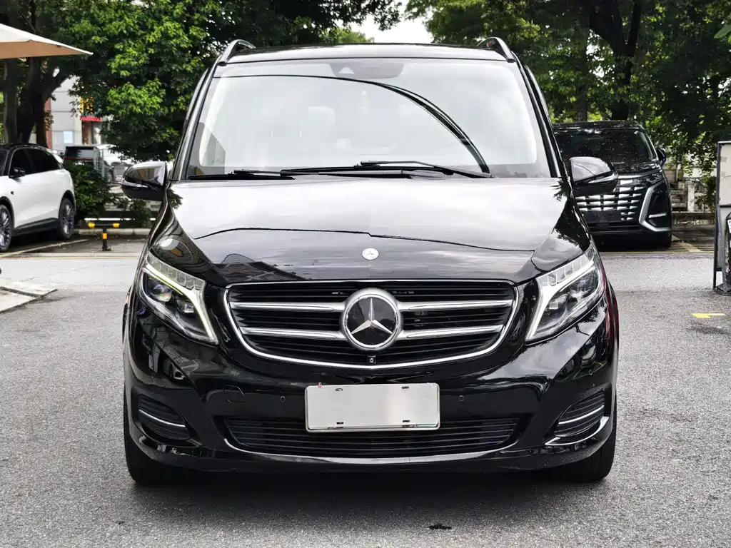 Mercedes-Benz V-Class — миниатюра 2