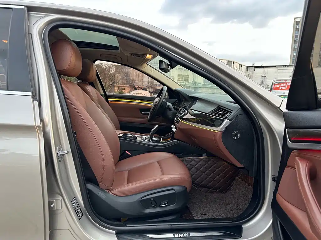 BMW 5 Series — миниатюра 7