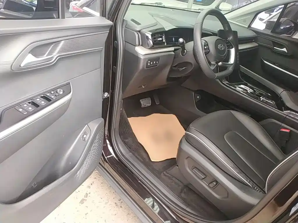 Hyundai Custo — миниатюра 16