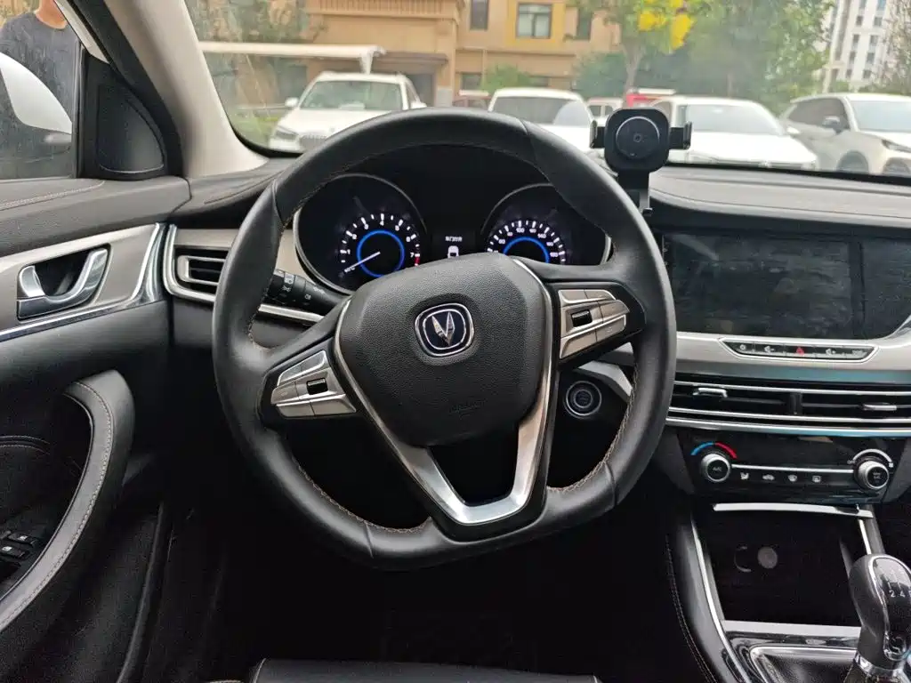 Changan Eado — миниатюра 6